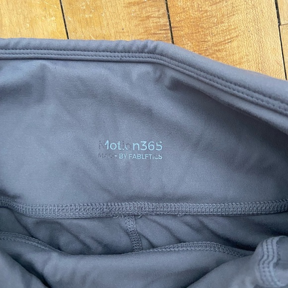 Fabletics Leggings - Size L - Picture 4 of 6